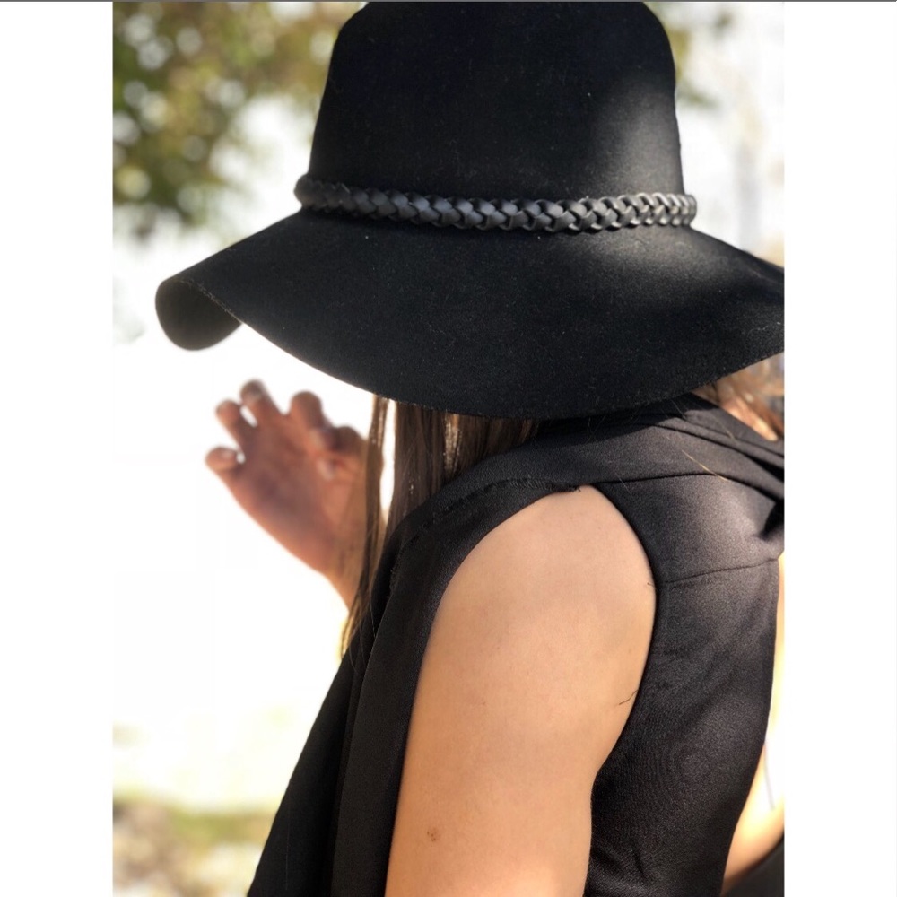 Black floppy hat new with tags